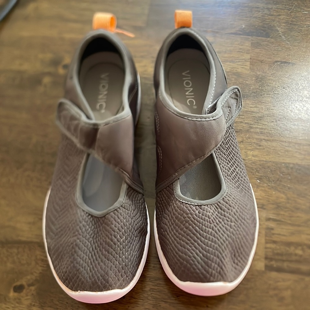 Vionic Sky Sonnet Mary Jane Sneaker brand new size 10